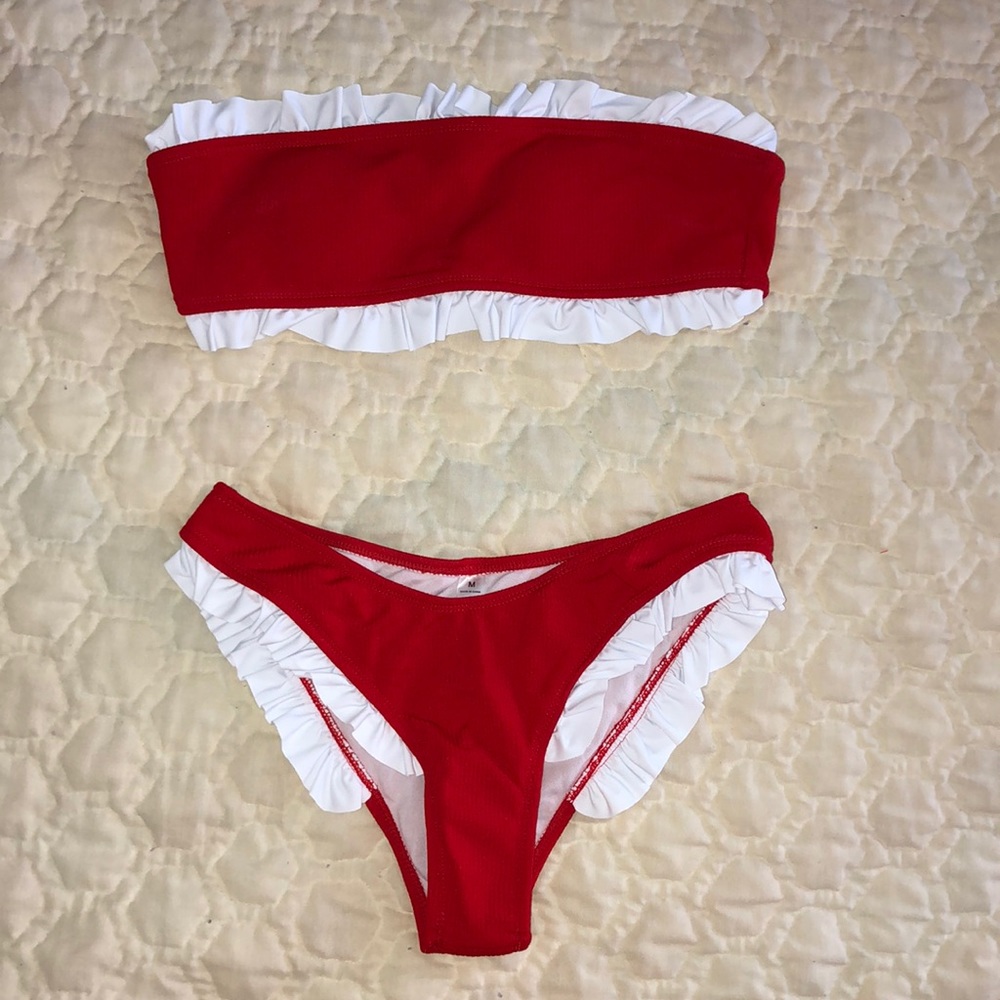 Strapless Ribbed Bikini with Ruffles